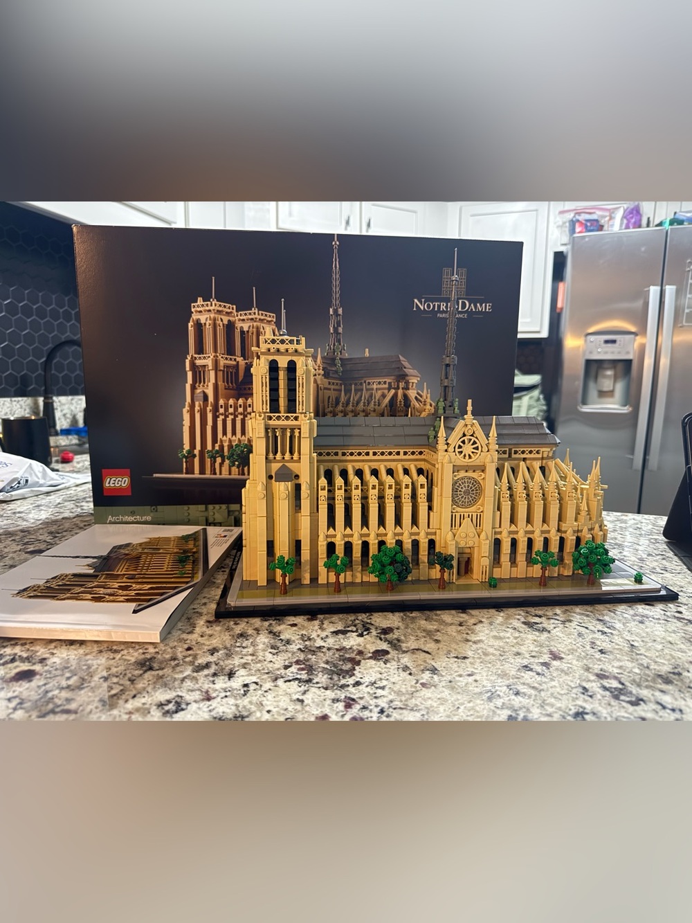 LEGO Architecture Notre-Dame de Paris 21061 4383 Pc Box & Instructions